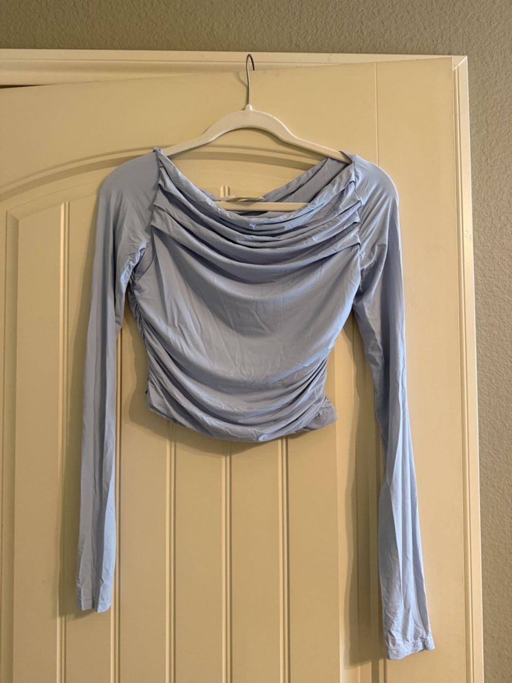 American Threads Ruched Long-Sleeve Women's Top